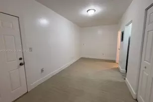 1051 NW 2nd St, Miami, FL 33128 - Photo 3