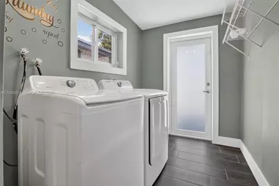 1300 N 70th Ter, Hollywood, FL 33024 - Photo 33