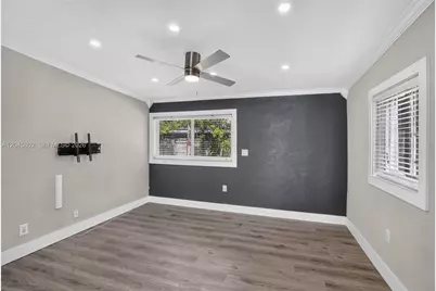 1300 N 70th Ter, Hollywood, FL 33024 - Photo 13