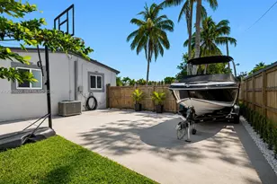 1300 N 70th Terrace, Hollywood, FL 33024 - Photo 1