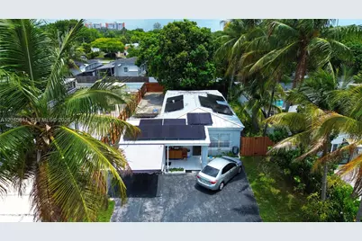1445 NE 174th St, North Miami Beach, FL 33162 - Photo 23