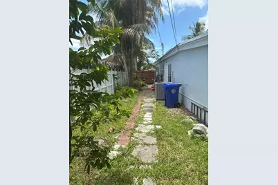 1445 NE 174th St, North Miami Beach, FL 33162 - Photo 61