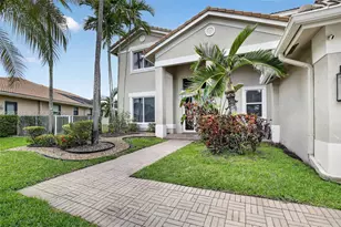 981 Waterside Cir, Weston, FL 33327 - Photo 3