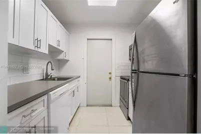 348 S Federal Hwy #31, Dania Beach, FL 33004 - Photo 11