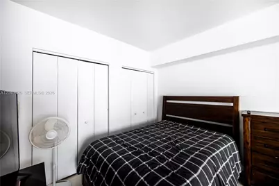 475 Brickell Ave #2010, Miami, FL 33131 - Photo 13