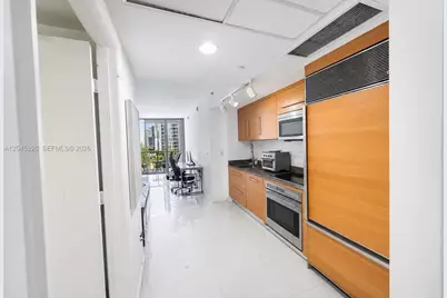 475 Brickell Ave #2010, Miami, FL 33131 - Photo 7