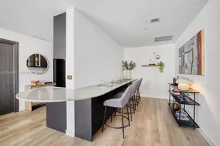20 NE 11th St, Miami, FL 33132 - Photo 7