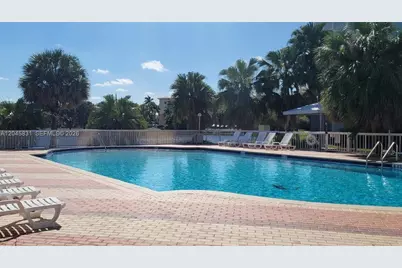 9369 Fontainebleau Blvd #J225, Miami, FL 33172 - Photo 17
