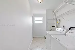 9369 Fontainebleau Blvd, Miami, FL 33172 - Photo 13