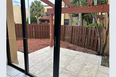 301 W Park Dr #101-11, Miami, FL 33172 - Photo 25