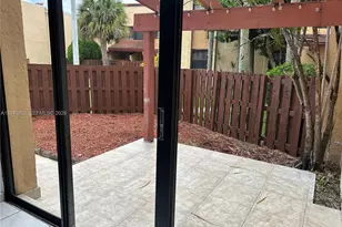 301 W Park Dr, Miami, FL 33172 - Photo 25