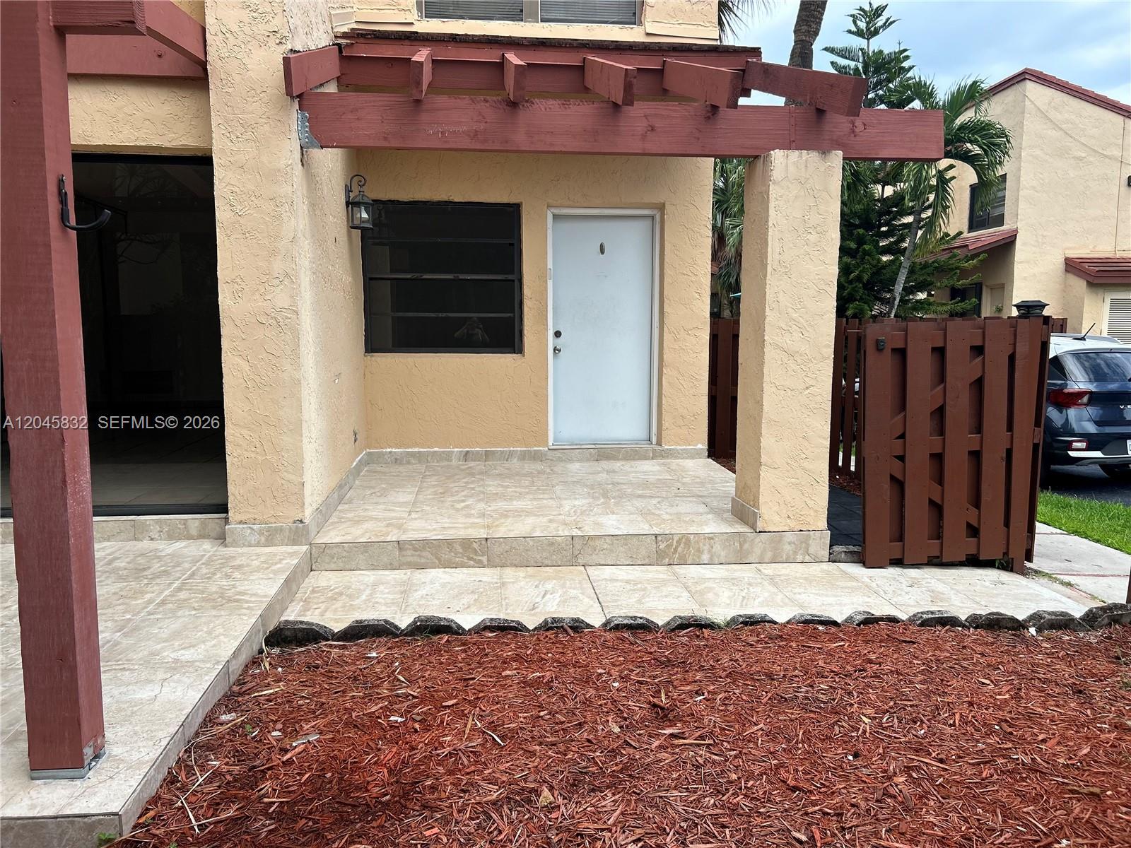 301 W Park Dr #101-11 - 301 W Park Dr #101-11, Miami, FL 33172 Luxury Property | Jose Angel Pina