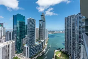 77 SE 5th St, Miami, FL 33131 - Photo 3
