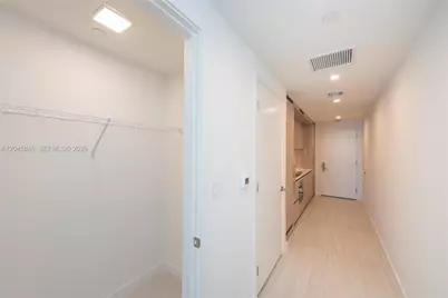 77 SE 5th Street #3604, Miami, FL 33131 - Photo 11