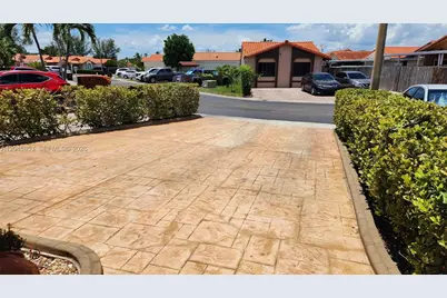 2588 W 64th St, Hialeah, FL 33016 - Photo 5