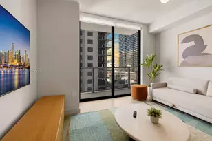11 NE 6th St, Miami, FL 33132 - Photo 5