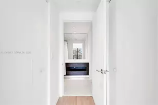 55 SW 9th St, Miami, FL 33130 - Photo 19