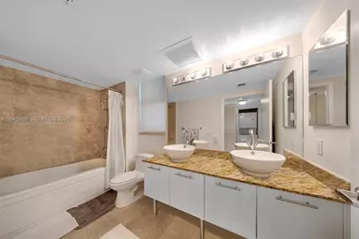 41 SE 5th St #502, Miami, FL 33131 - Photo 7
