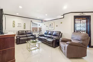 7858 NW 171st St, Hialeah, FL 33015 - Photo 9