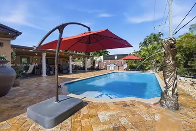 7858 NW 171st St, Hialeah, FL 33015 - Photo 33