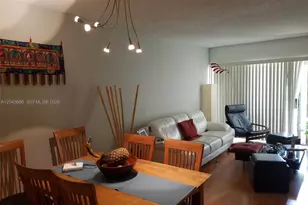 9371 Fontainebleau Blvd, Miami, FL 33172 - Photo 5