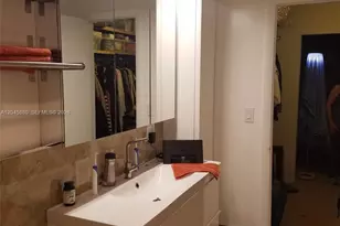 9371 Fontainebleau Blvd, Miami, FL 33172 - Photo 9