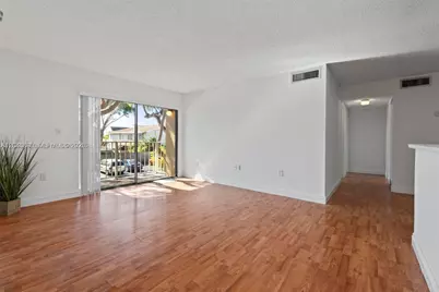 15600 SW 80th St #L-203, Miami, FL 33193 - Photo 1