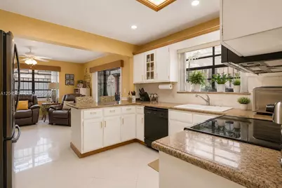 520 NW 132nd Ct, Miami, FL 33182 - Photo 5