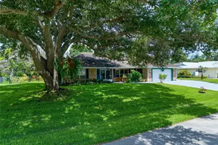 465 11th Ave, Vero Beach, FL 32962 - Photo 1