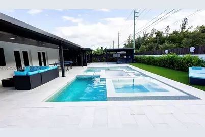 18250 NW 86th Ave, Hialeah, FL 33015 - Photo 15