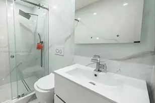 18250 NW 86th Ave, Hialeah, FL 33015 - Photo 11
