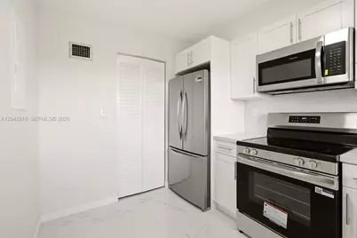 5900 NW 44th St #605, Lauderhill, FL 33319 - Photo 3