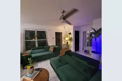 132 Sparrow Dr #B, Royal Palm Beach, FL 33411 - Photo 3