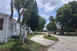 19800 SW 180th Ave, Miami, FL 33187 - Photo 33