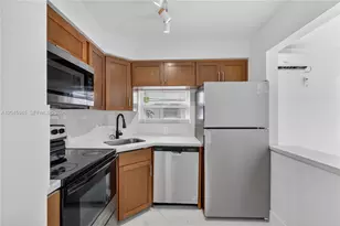1520 NE 56th St, Fort Lauderdale, FL 33334 - Photo 3
