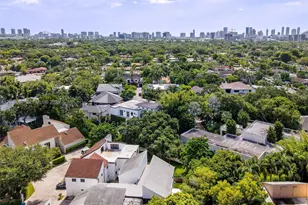 1977 S Oak Haven Cir, Miami, FL 33179 - Photo 47