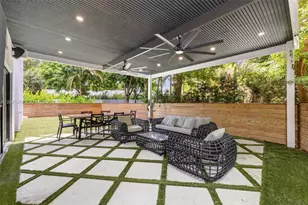 1977 S Oak Haven Cir, Miami, FL 33179 - Photo 33