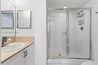 1155 Brickell Bay Dr #1609, Miami, FL 33131 - Photo 11