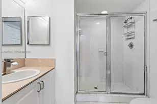 1155 Brickell Bay Dr, Miami, FL 33131 - Photo 11