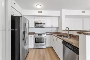 1155 Brickell Bay Dr, Miami, FL 33131 - Photo 5