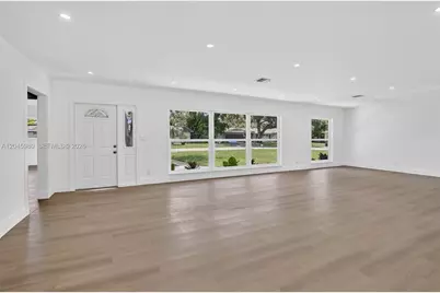 7040 NW 8th Ct, Plantation, FL 33317 - Photo 15
