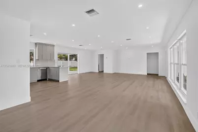 7040 NW 8th Ct, Plantation, FL 33317 - Photo 7