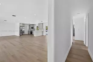 7040 NW 8th Ct, Plantation, FL 33317 - Photo 17