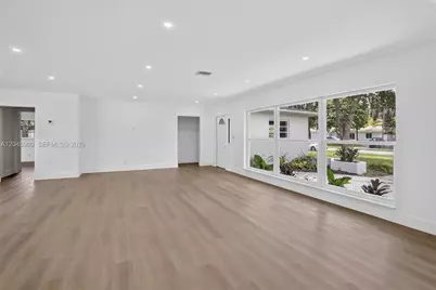 7040 NW 8th Ct, Plantation, FL 33317 - Photo 9