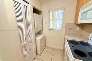 1975 W 44th Pl, Hialeah, FL 33012 - Photo 17
