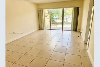 1975 W 44th Pl #203, Hialeah, FL 33012 - Photo 9