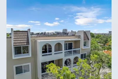 8101 Camino Real #402, Miami, FL 33143 - Photo 1
