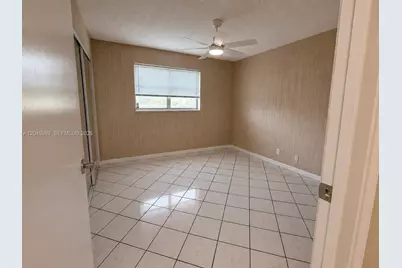 6080 NW 44th St #410, Lauderhill, FL 33319 - Photo 13