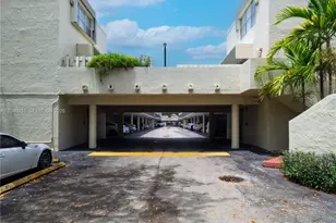 1655 NE 115th St, Miami, FL 33181 - Photo 25