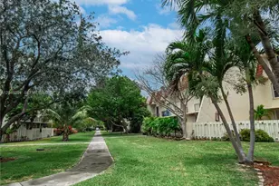 1655 NE 115th St, Miami, FL 33181 - Photo 29